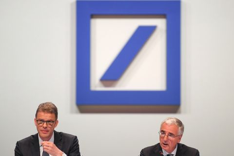 Dauerdruck: Deutsche-Bank-Vorstandschef Christian Sewing und der Aufsichtsratsvorsitzende Paul Achleitner kämpfen mit vielen Problemen