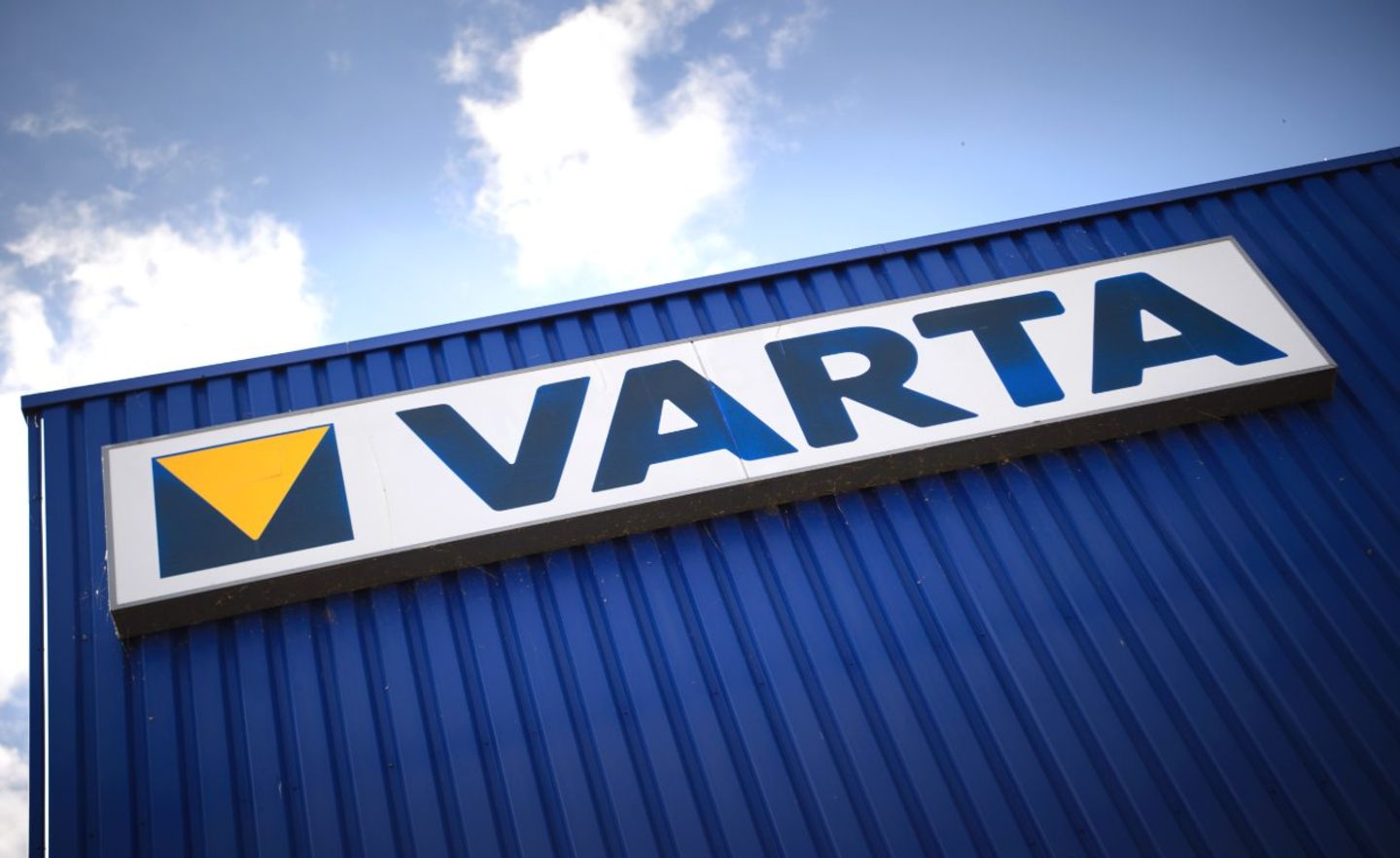 Varta schreibt eine Erfolgsgeschichte, wenn da die juristischen Probleme des Aufsichtsratschefs nicht wären