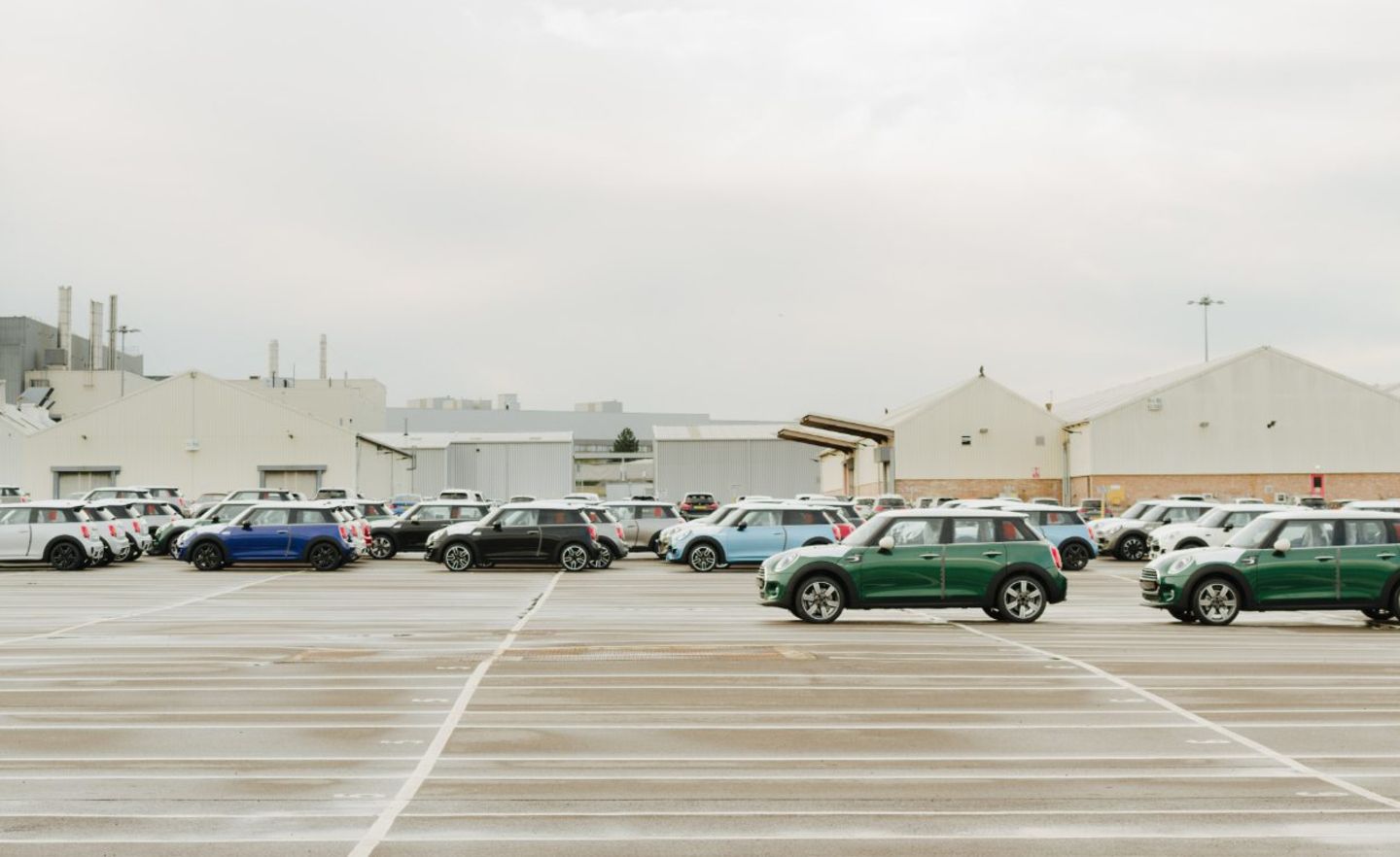 Das Mini-Werk in Oxford stand vier Wochen lang still, obwohl es gut ausgelastet ist. Doch das Brexit-Risiko war BMW zu heikel