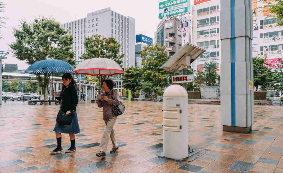 Das Zentrum der Stadt Fukushima, rund 60 Kilometer vom Unglücksreaktor entfernt: Öffentliche Geigerzähler messen hier und anderswo die Strahlenbelastung