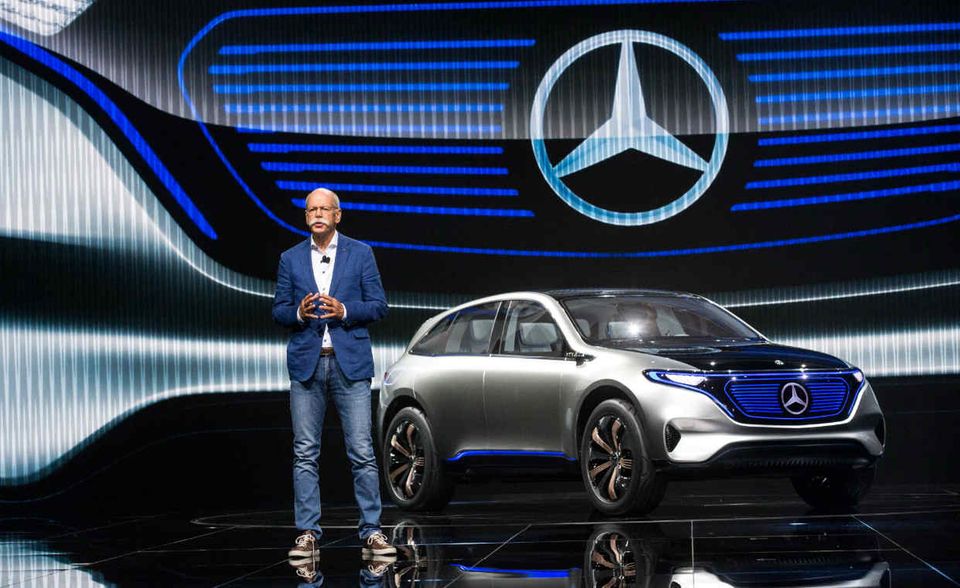 Das letzte Jahr seiner Amtszeit als Chef des Daimler-Konzerns wurde Dieter Zetsche mit etwas weniger als 6,6 Mio. Euro vergütet. Größter Gehaltsbestandteil war die aktienkursbasierte Vergütung mit rund 2,7 Mio. Euro.