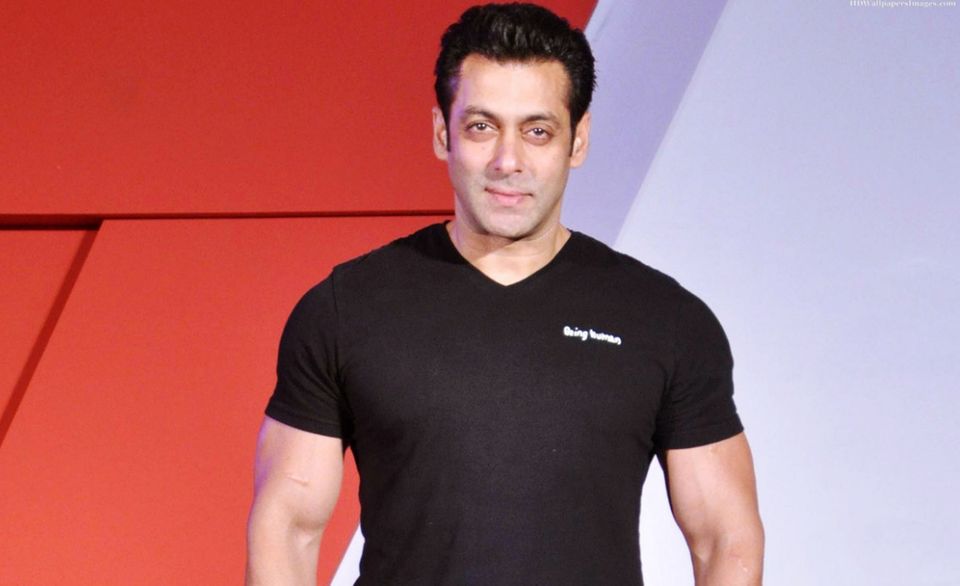 Er dürfte den meisten westlichen Kinogängern kein Begriff sein. Im riesigen Filmmarkt Bollywood aber ist Salman Khan ein Megastar. Das schlägt sich in seinem Jahresverdienst nieder. Mit 38,5 Millionen US-Dollar schaffte es Khan in der Rangliste von „Forbes“ auf Platz zehn. Dafür sorgten etliche Werbeverträge, unter anderem für eine Kaugummimarke. Khan verwies sogar den scheidenden Captain-America-Darsteller Chris Evans (34 Millionen Dollar) auf Platz elf.