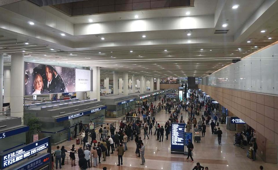 Shanghai Pudong International Airport ist der Heimatflughafen von China Eastern Airlines und Shanghai Airlines. Die Passagierzahlen konnten 2018 um 5,7 Prozent auf 74,0 Millionen gesteigert werden. Das macht Shanghai Pudong zum zweitgrößten Airport auf dem chinesischen Festland.
