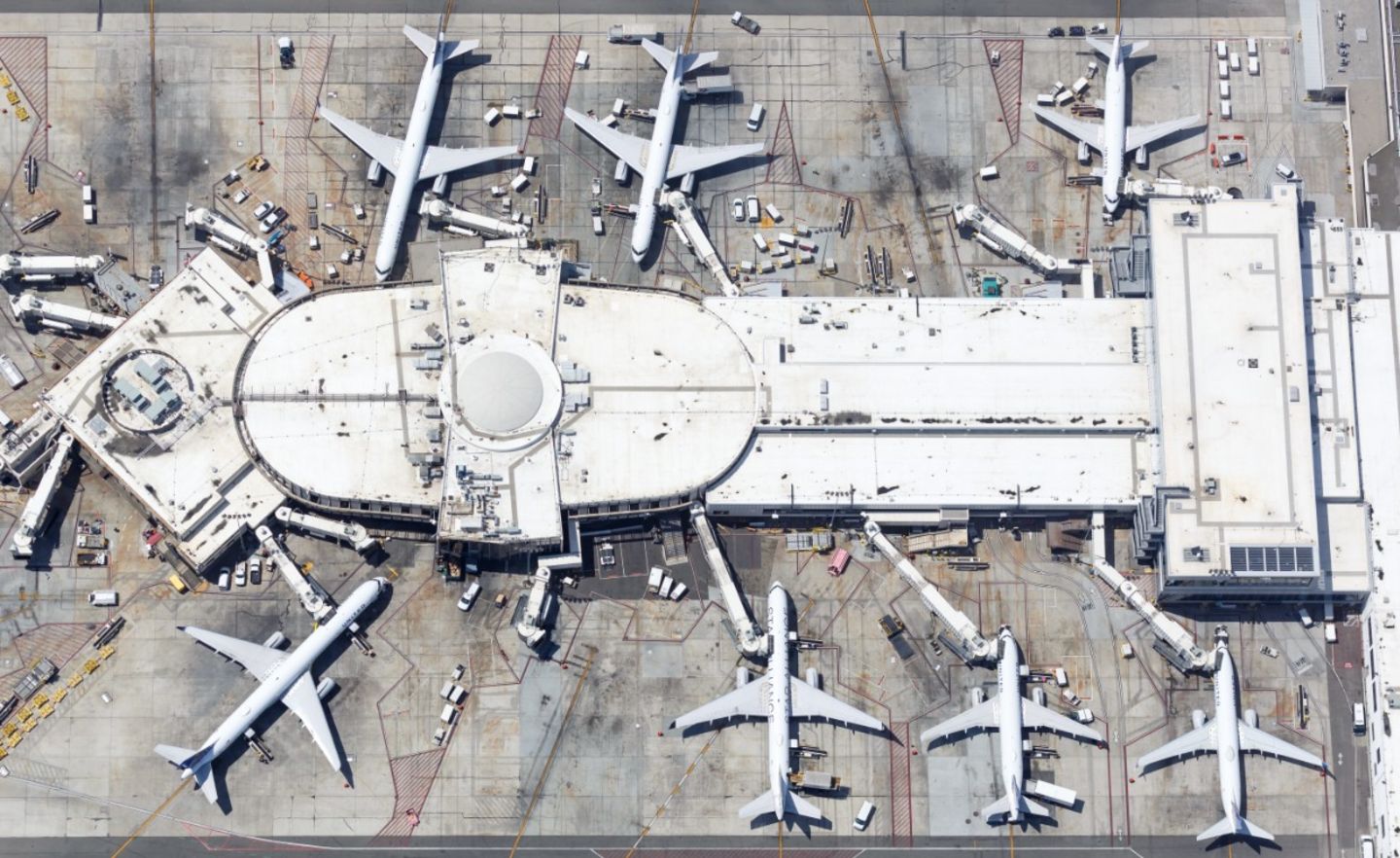 Der Los Angeles International Airport ist 2018 an Tokio-Haneda vorbeigezogen. LAX fertigte 87,5 Millionen Passagiere ab. Das bedeutete einen Zuwachs von 3,5 Prozent.