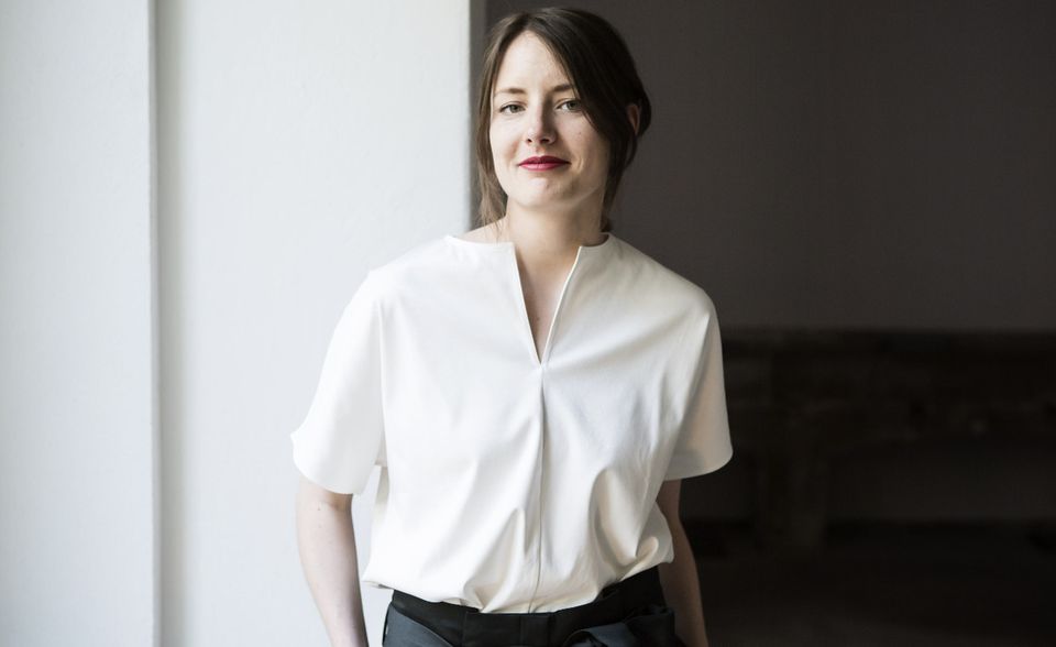 Civey steht für digitale Online-Umfragen in Echtzeit. Seit Geschäftsführerin Janina Mütze das Start-Up vor vier Jahren mitgründete, ist der Zulauf im Netz enorm: Aktuell zählt Civey etwa sechs Millionen registrierte Nutzer und erreicht seine Befragten auf etwa 25.000 Webseiten. Ein Algorithmus sammelt dabei alle Daten und prüft, ob die Antworten auch wirklich von einer realen Person kommen. Mit diesem Konzept schaffte Mütze es 2017 schon auf die deutschsprachige Forbes-Liste der „Top 30 unter 30“.
