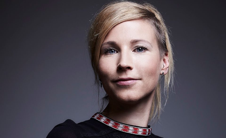 Noch während ihres Jurastudiums hat Fränzi Kühne die Digitalagentur Torben, Lucie und die gelbe Gefahr (TLGG) mitgegründet und beriet Kunden zu ihrem Online-Auftritt. Das ist über zehn Jahre her. Mittlerweile zählt das Unternehmen rund 180 Mitarbeiter. Ehemalige Kunden sind Spotify, die Deutsche Bahn und Lufthansa. Die 36-Jährige sitzt seit 2017 außerdem als jüngstes Mitglied im Aufsichtsrat der Freenet AG.