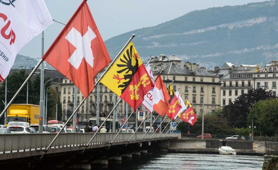 Die Schweiz hatte 2016 noch die höchsten Löhne aller 36 OECD-Länder gezahlt. 2017 musste die Alpenrepublik die Spitzenposition räumen. 62.283 Dollar reichten nur noch für Platz zwei.