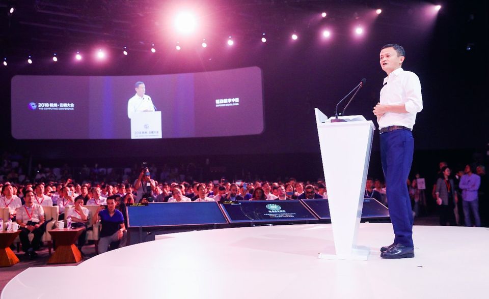 2014 ging Alibaba in New York an die Börse. Kurz nach Handelsstart stieg der Aktienpreis um über 40 Prozent. Der Börsengang war mit einem Volumen von knapp 22 Milliarden Dollar einer der größten der Geschichte. Im Sommer 2019 kamen Spekulationen über einen zweiten IPO in Hongkong auf.