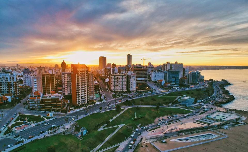 Drei Stunden und 18 Minuten verbringen Argentinier im Durchschnitt jeden Tag auf Social-Media-Plattformen wie Facebook und Instagram. Damit schafft es das südamerikanische Land auf Platz fünf.