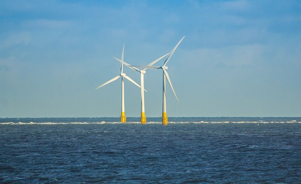 Das Vereinigte Königreich legte 2018 bei den erneuerbaren Energien ordentlich nach. Die Produktionsmenge aus Solar und Wind stieg um 13,1 Prozent auf 105,6 TWh. Eine Nation in Europa konnte aber fast doppelt so viel vorweisen.