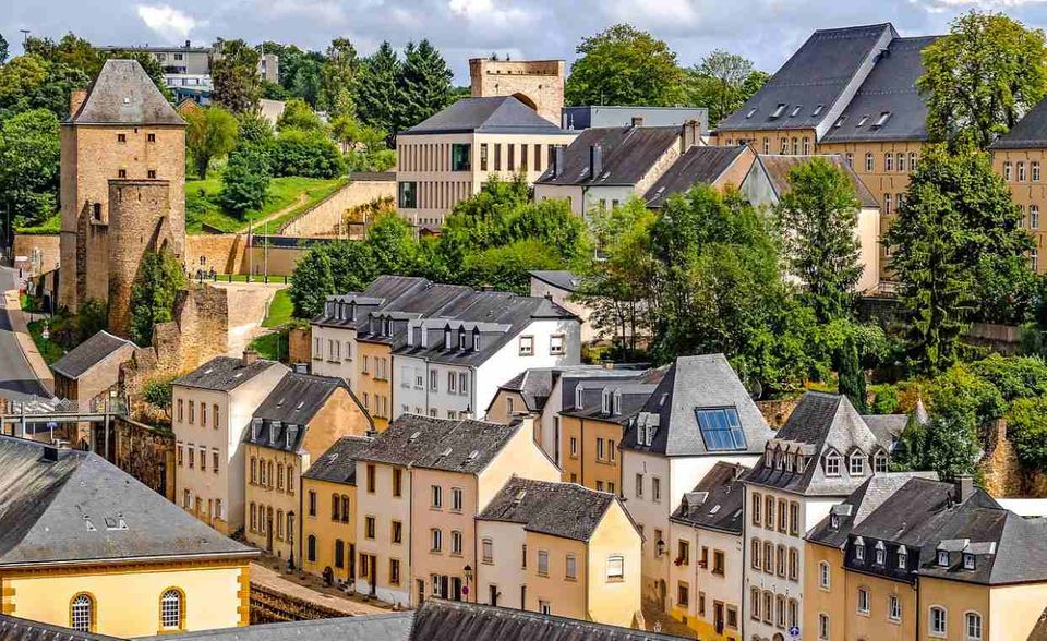 Luxemburger können den generell hohen Lebensstandard ihres Landes im Alter besonders lang auskosten. Frauen kommen auf 25,2 Jahre Rente (Platz sieben), Männer auf 21,7 Jahre (Platz drei).