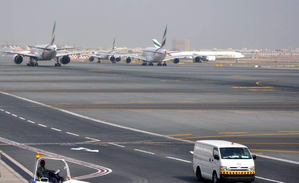 Dubai hat den größten Cargo-Airport außerhalb Asiens und den USA. Zwar verringerte sich die umgeschlagene Frachtmenge leicht um 0,5 Prozent auf 2,6 Millionen Tonnen. Damit konnte Dubai aber Platz sechs halten.