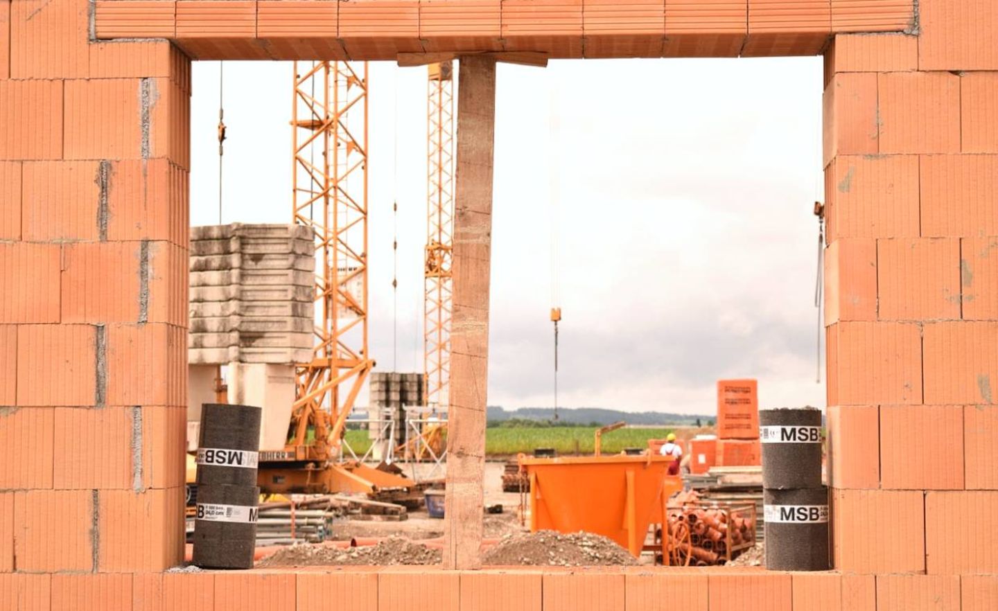 In der Stadt fehlt Wohnraum, auf dem Land wird zu viel gebaut, behauptet eine neue Studie