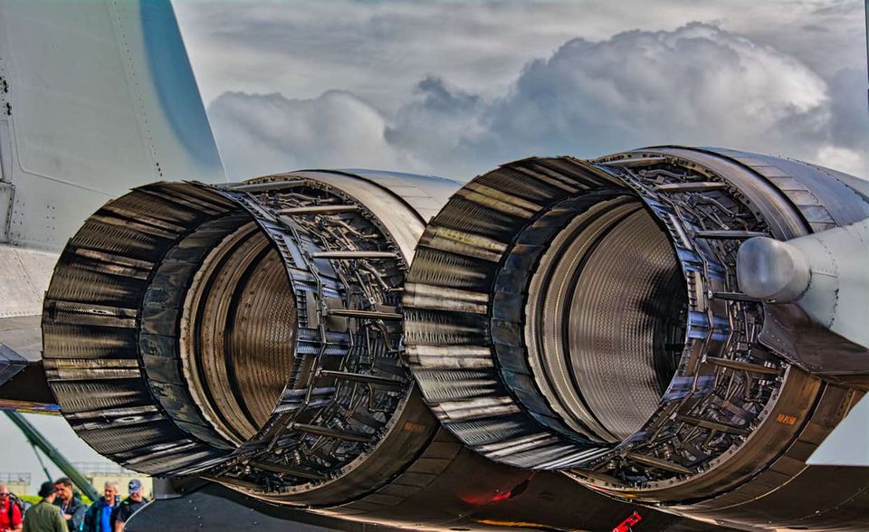 In die Kategorie „sonstiger Fahrzeugbau“ fällt die Produktion von Fahrzeugen, die nicht Kraftwagen sind – also unter anderem Schiffe, Schienenfahrzeuge, Krafträder und Flugzeuge. 97,5 Prozent der Tarifbeschäftigten freuen sich 2019 über durchschnittlich 2.356 Euro Urlaubsgeld.