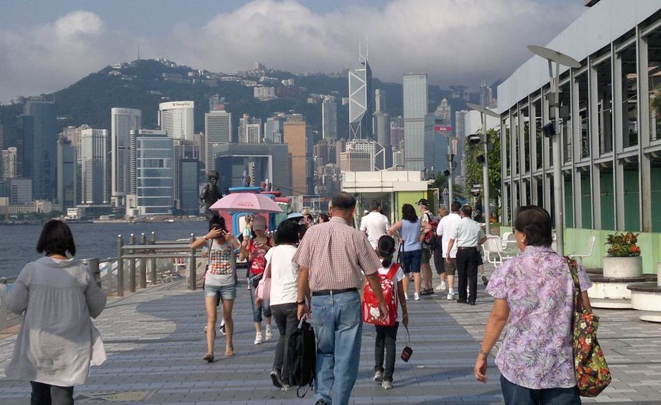 Die Protestbewegung in Hongkong demonstriert, wie effektiv soziale Medien bei der Organisation von Regierungskritikern sind. Die Aktivisten nutzen dabei neben der Messaging-App Telegram vor allem das Online-Forum LIHKG. Dort können Beiträge (beispielsweise Vorschläge für neue Protestaktionen) wie auf Reddit hochgewählt werden. 78 Prozent der Einwohner von Hongkong und Malaysia nutzen soziale Medien. Damit teilen sich die beiden asiatischen Staaten Platz fünf.