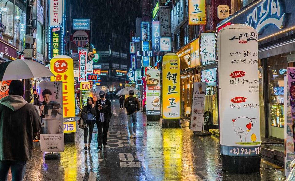 Südkorea hat laut dem Anbieter Akamai das schnellste Internet der Welt. Die hervorragenden Datenverbindungen werden von den Bürgern eifrig genutzt. 85 Prozent von ihnen sind laut Hootsuite in den führenden sozialen Netzwerken aktiv.