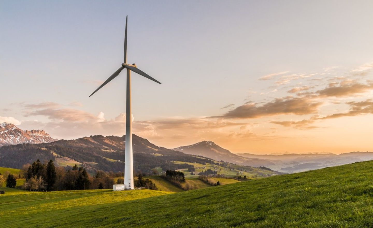 Onshore-Windräder stehen im Zeichen der Energiewende.