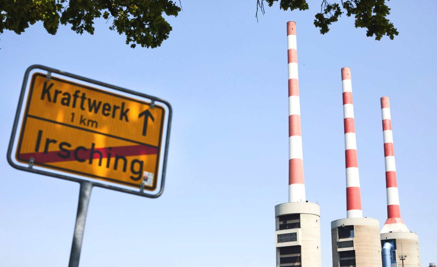 Das Gaskraftwerk Irsching in Bayern ist gut aus­geschildert, steht aber weitgehend still