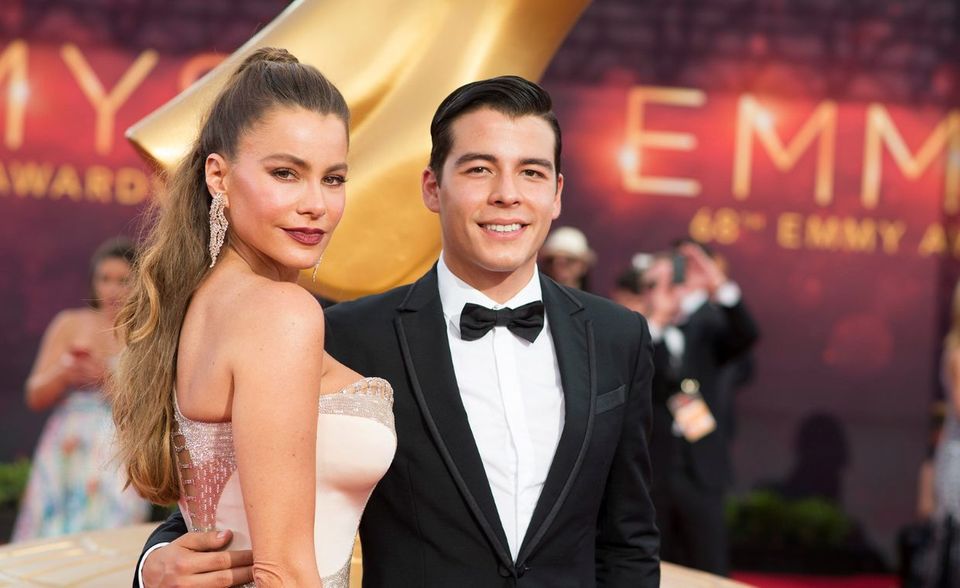 Die in Kolumbien geborene Sofia Vergara ist vor allem aus der Erfolgsserie Modern Family bekannt. Hier spielt sie seit 2009 die Rolle der Gloria Delgado-Pritchett. Die 47-Jährige gilt als bestbezahlte Seriendarstellerin überhaupt und auch im allgemeinen Ranking kann sie mit Einnahmen von 44.1 Mio. US-Dollar nur von einer Kollegin getoppt werden..