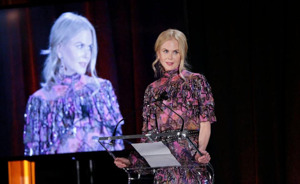 Auch Nicole Kidman lässt sich getrost als eine der bekanntesten Schauspielerinnen der Welt bezeichnen und macht dieser Position auch finanziell alle Ehre. So verdiente sie zwischen 2018 und 2019 rund 34 Mio. US-Dollar. Die 52-Jährige hat in Filmen wie Unterwegs nach Could Mountain mitgespielt und 2003 einen Oscar gewonnen. Aktuell spielt sie in der Hit-Serie Big Little Lies.