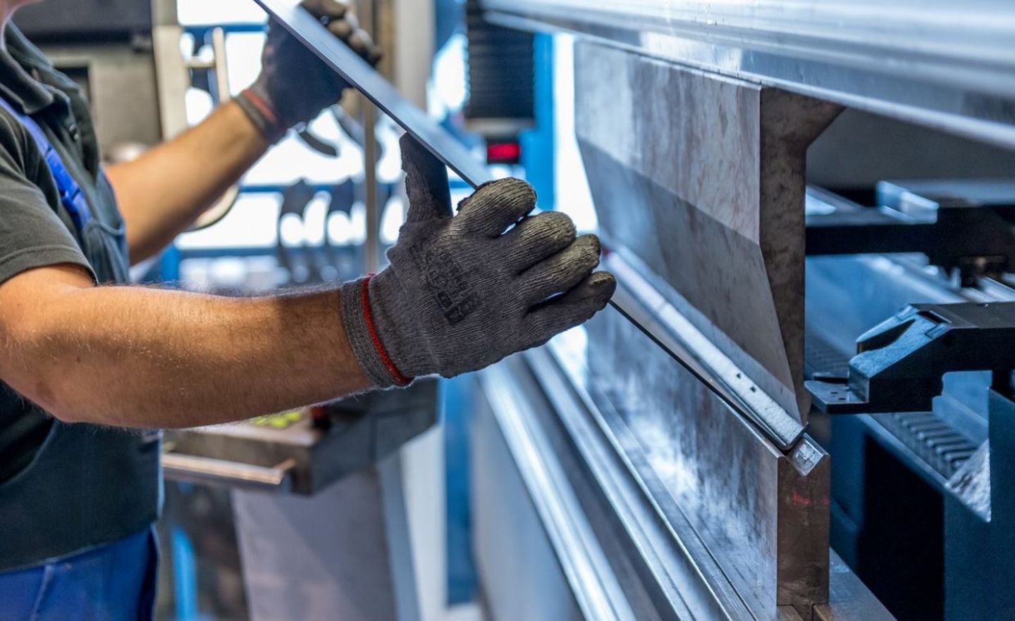 Die Integration von Geflüchteten in den deutschen Arbeitsmarkt verlief zwar schneller als von Experten erwartet, trotzdem sind viele dort heute noch nicht angekommen