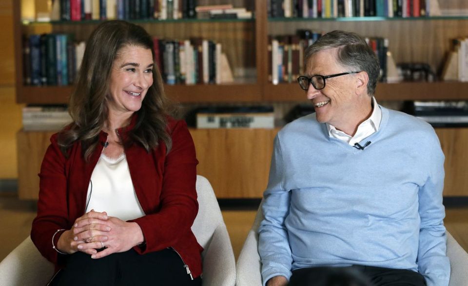 #7 Melinda und Bill Gates Bill Gates will mit seinem Microsoft-Vermögen die Welt verändern. Im Jahr 2000 nahm die Bill & Melinda Gates Foundation die Arbeit auf. Sie soll mit Vermögenswerten von über 50 Mrd. Dollar die größte private Stiftung der Welt sein. Ihre Hauptziele sind der Kampf gegen Armut, bessere Gesundheitsversorgung und bessere Bildung. 2018 wurden der Statistik zufolge 138 Mio. Dollar gespendet.