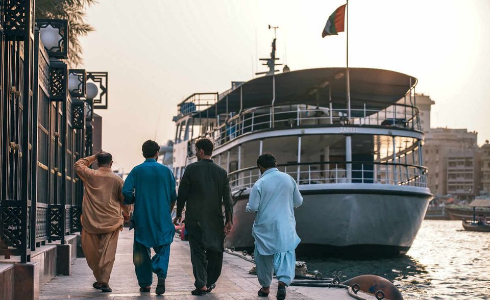 Das Expat-Ranking 2019 hat einen neuen Spitzenreiter. Denn der Erstplatzierte von 2018 und 2017, Bahrain, findet sich jetzt auf Platz sieben wieder. Expats sind sehr viel unzufriedener mit der Arbeitszeit (Platz 3 zu Platz 27) und der Jobsicherheit (Platz fünf zu Platz 19). Gute Noten gibt es für das Königreich am Persischen Golf aber weiterhin beim Leben mit Kindern (93 Prozent loben eine freundliche Grundhaltung gegenüber Familien, weltweit: 81 Prozent) oder dem Einleben. In dieser Kategorie landete Bahrain – auch dank der verbreiteten Englischkenntnisse – auf Platz zwei.