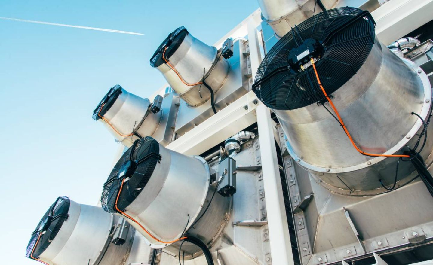 Wunderwerk: die CO₂-Filter­anlage des deutsch-schweizerischen Start-ups Climeworks