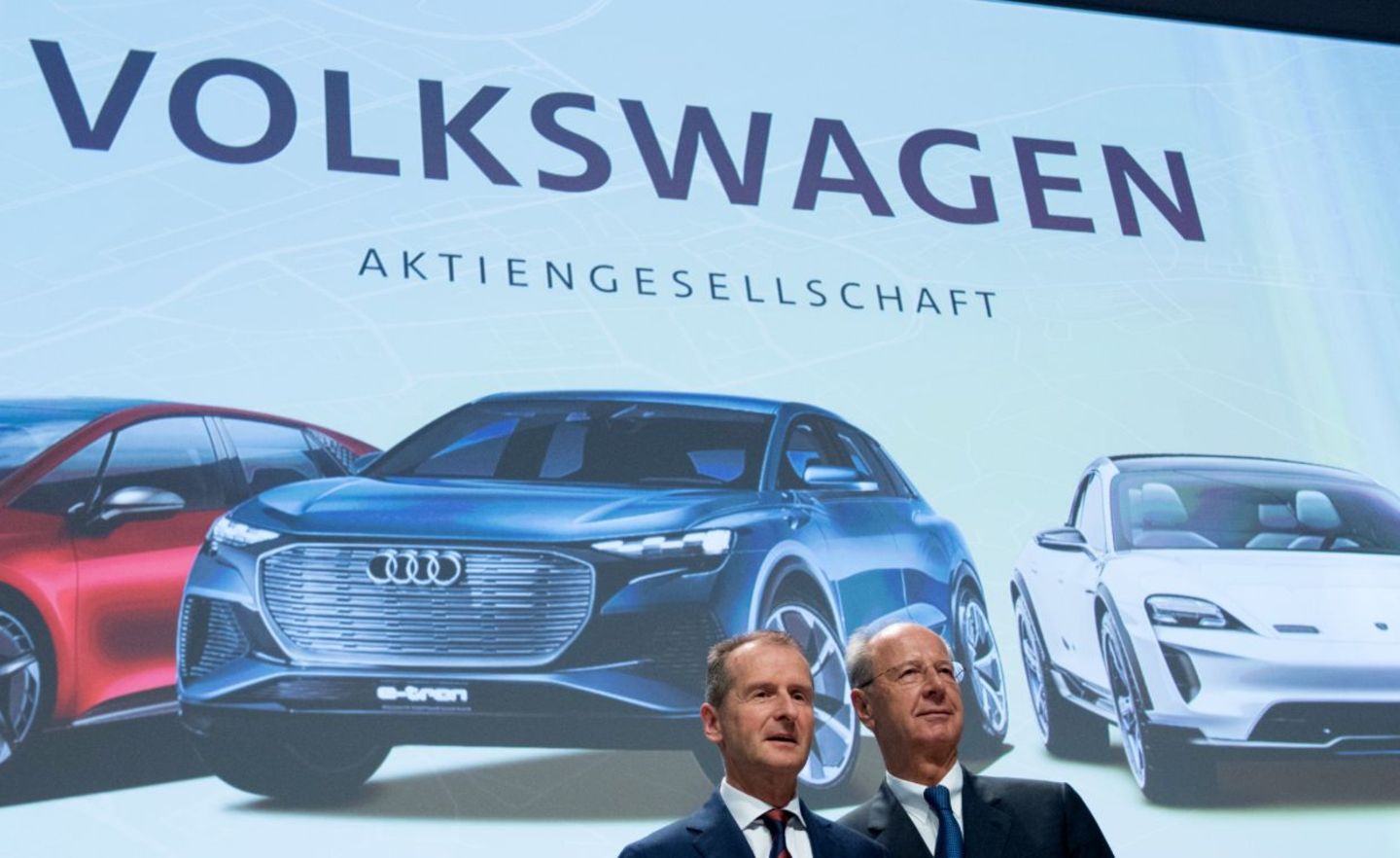 Gegen VW-Chef Diess (l.) und Aufsichtratschef Pötsch hat die Staatsanwaltschaft Anklage erhoben