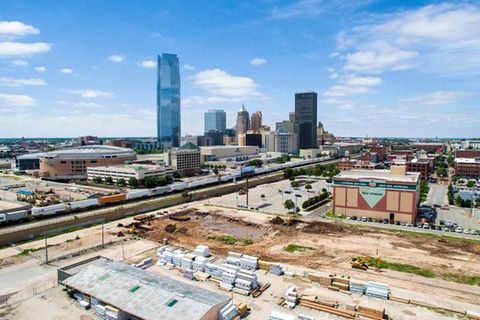 Oklahoma City: Mit niedrigen Lohnkosten buhlt Gouverneur Kevin Stitt um Investoren