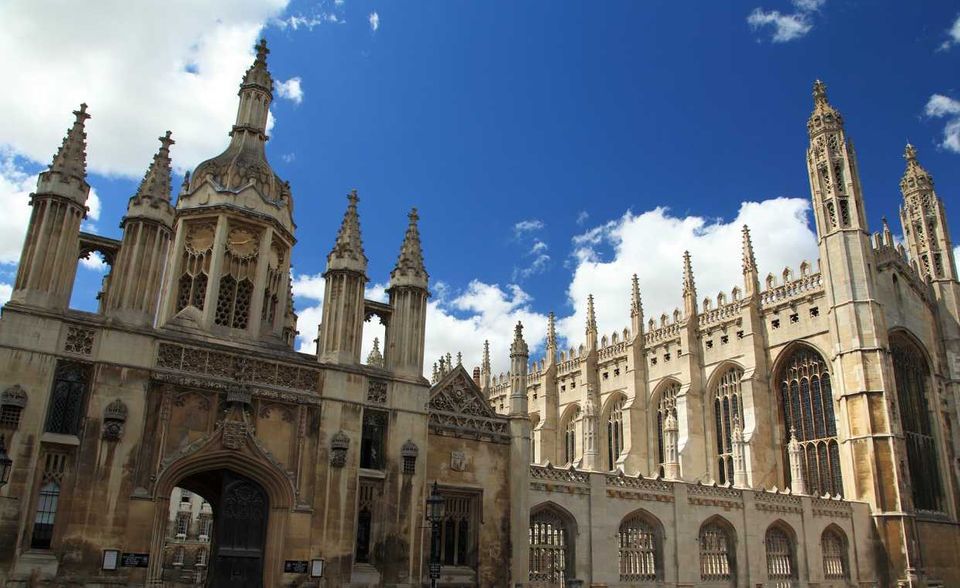 Die Universität von Cambridge ist nur eine von drei europäischen Hochschulen, die es in die Top 10 geschafft haben. Die Universität im englischen Cambridge wurde 1209 gegründet und ist damit die viertälteste noch bestehende Universität der Welt. Sie büßte im Vergleich zum Vorjahr zwar einen Rang ein. 2013 hatte Cambridge allerdings lediglich Platz sieben belegt.