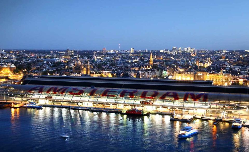 #4 Amsterdam Amsterdam bietet Tech-Unternehmen einen der besten Standorte in Europa, wie Savills meint. Die niederländische Metropole zieht Talente aus aller Welt an, überzeugt bei Freizeit, Lebensqualität und Mobilität. Die Kehrseite des Erfolgs: ein sehr hohes Preisniveau.