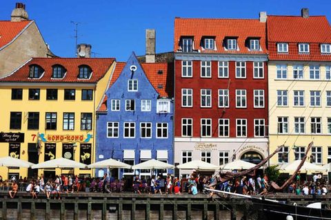 Nur zwei europäische Städte haben es in die Top 10 der lebenswertesten Städte geschafft. Kopenhagen belegt mit 96,8 Punkten Rang neun. Volle Punktzahlen gab es von der Economist Intelligence Unit für die Infrastruktur und das Bildungswesen. Bei Letzterem erzielten übrigens alle Städte der Top 10 die Bestnote.