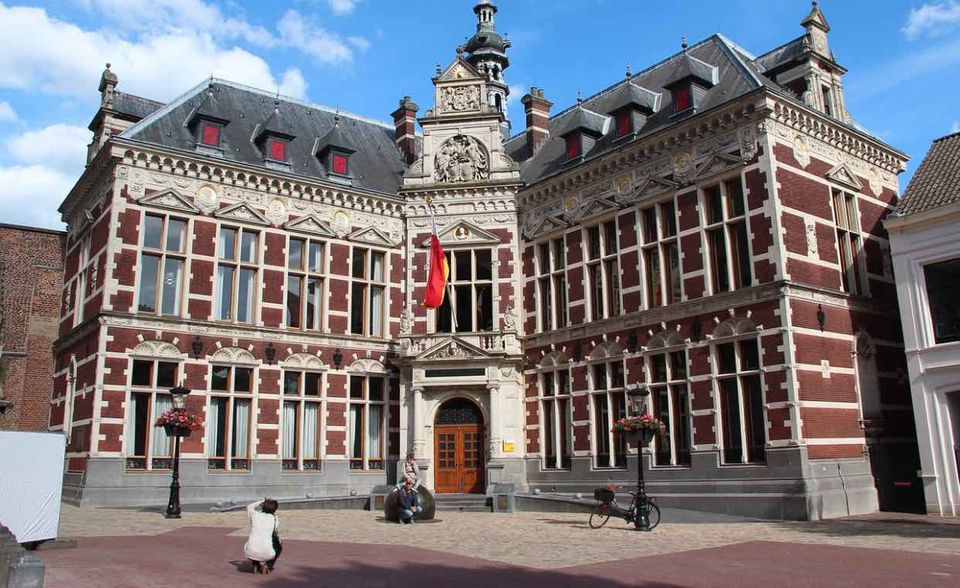 Nur wenige Länder in der EU ziehen mehr ausländische Studierende an als die Niederlande. Hochschulen mit internationalem Ruf wie die Universität Utrecht und die Universität Amsterdam sorgen mit dafür, dass 2017 elf Prozent aller Studenten des Landes aus dem Ausland kamen.