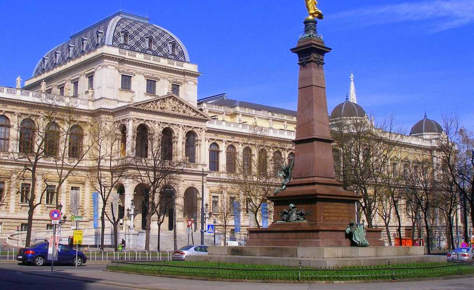 Österreich ist für ausländische Studenten eines der Topziele in der EU. Die Quote von 17,2 Prozent für das Jahr 2017 bedeutete Platz vier in der Union. Die Universität Wien ist die größte Hochschule des Landes.