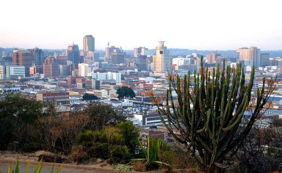 Expats sollten Harare offenbar lieber meiden. Die Hauptstadt Zimbabwes kam auf nur 42,6 Punkte. Die 20,8 Punkte für die Gesundheitsversorgung waren der schlechteste Wert in dieser Kategorie in den Flop 10. Etwas zur Ehrenrettung von Harare trug das vergleichsweise gute Bildungssystem (66,7 Punkte) bei.