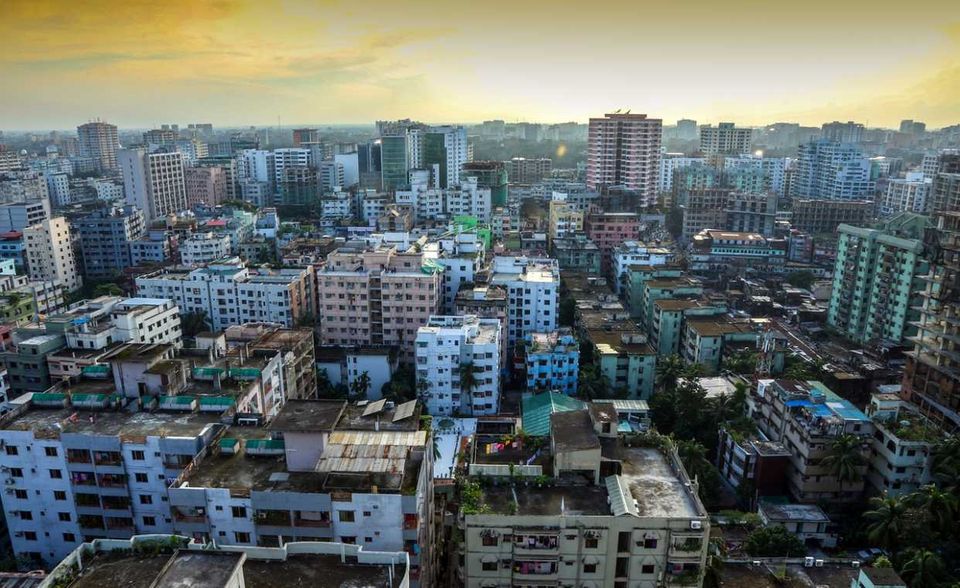 Ein Hoffnungsschimmer bleibt Dhaka. Die Hauptstadt Bangladeschs konnte mit 55 Punkten bei der Stabilität das zweitbeste Ergebnis dieser Kategorie in den Flop 10 verzeichnen (hinter Douala). In den übrigen Kategorien schnitt Dhaka aber so schlecht ab, dass sie von den Analysten zur drittschlechtesten Stadt weltweit gekürt wurde.