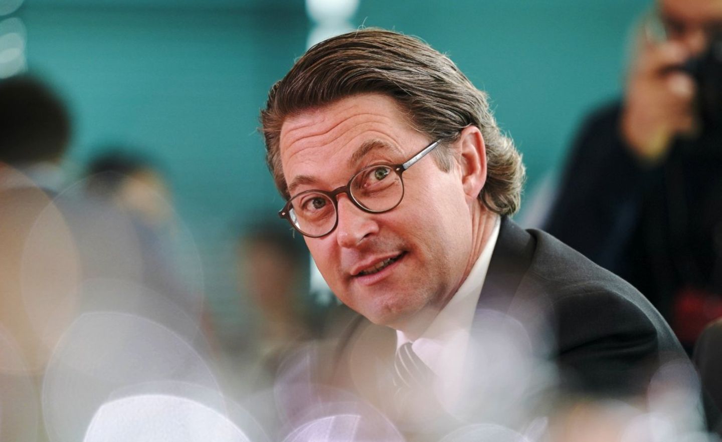 Verkehrsminister Andreas Scheuer wollte den Milliardenvertrag für die Pkw-Maut unbedingt 2018 abschließen. Nun kämpft er um sein Amt – mit allen Mitteln