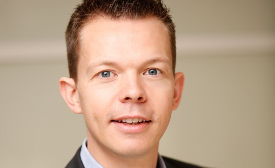 Ralph Breuer ist Partner im Kölner Büro von McKinsey & Company. Nach seinem BWL Studium stieg er 2008 als Berater ein und legt seitdem seinen Schwerpunkt auf die Themen Customer Experience und Customer Loyalty. Mittlerweile verantwortet er den Bereich Implementation der Marketing & Sales Practice in Europa.