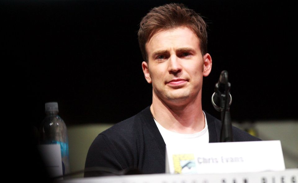 Chris Evans hat keine Lust mehr auf die Lizenz zum Gelddrucken. Der beliebte Darsteller von Captain America hat sich aus dem Marvel Cinematic Universe verabschiedet – aber nicht, ohne die Top 10 zu knacken. Evans verbesserte sich mit 43,5 Millionen Dollar von Platz elf auf Platz zehn.