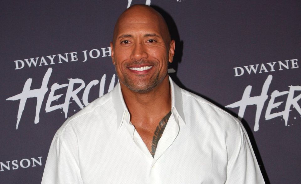 Dwayne Johnson allein kann Marvel Einhalt gebieten. Der Actionstar wurde 2019 endlich offiziell zum bestbezahlten Schauspieler der Welt gekrönt. Der Titel hätte ihm eigentlich schon 2018 gebührt. Allerdings machte ihm George Clooney dank der 239 Millionen Dollar aus dem Verkauf seiner Tequila-Marke einen Strich durch die Rechnung. Johnson triumphierte nun mit Einnahmen von 89,4 Millionen Dollar. Dabei half laut „Forbes“ sein persönlicher Gagenrekord von 23,5 Millionen Dollar für den nächsten „Jumanji“-Film. Hinzu kommen 700.000 Dollar pro Folge der HBO-Serie „Ballers“ sowie lukrative Deals für Bekleidung, Schuhe und Kopfhörer.