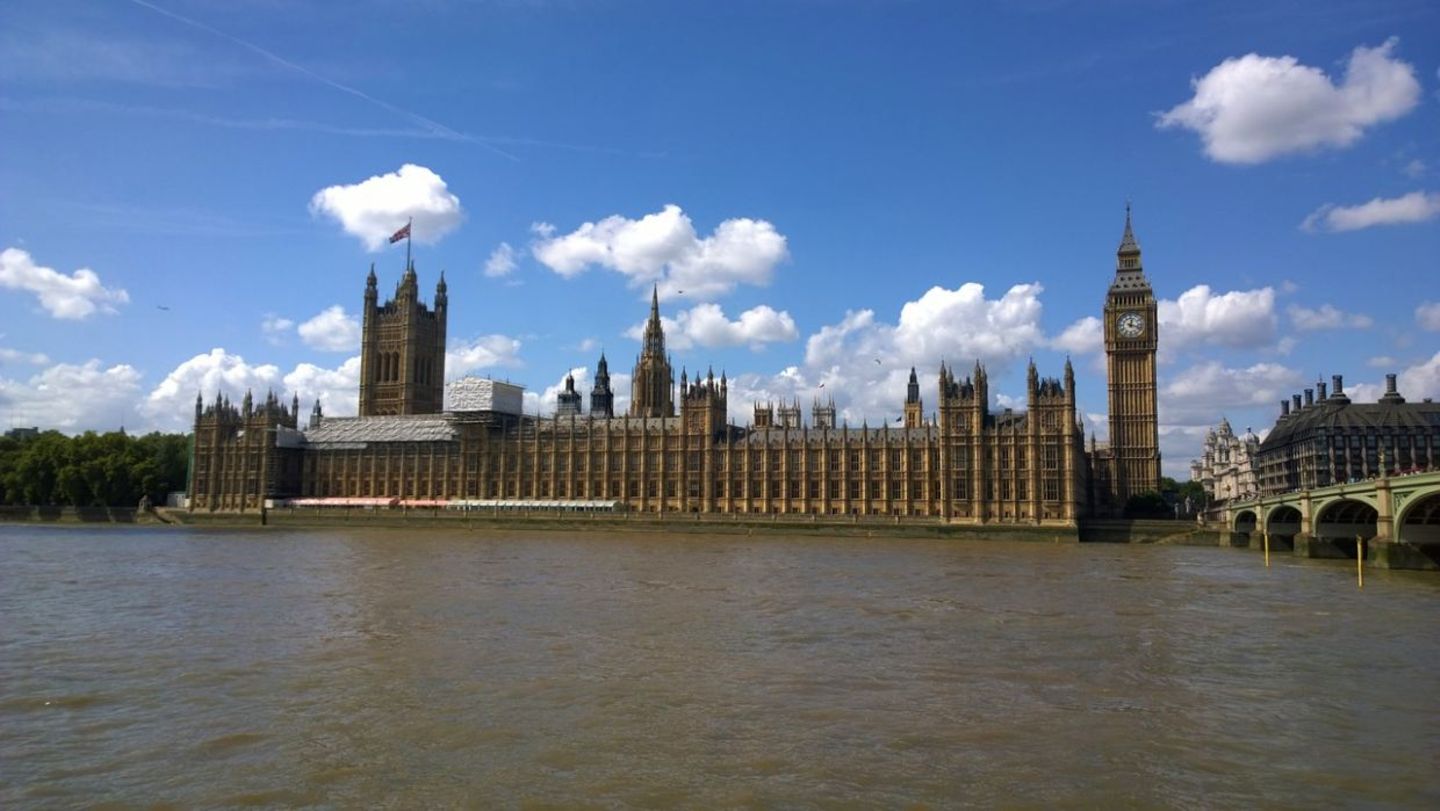 Im britischen Parlament kam heute nach langen Debatten ein Brexit-Deal zustande.
