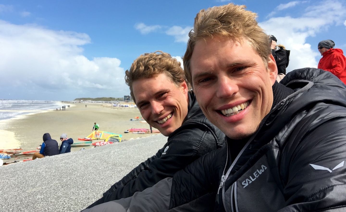 Erik Podzuweit (rechts) und sein Zwillingsbruder (Bild: privat)