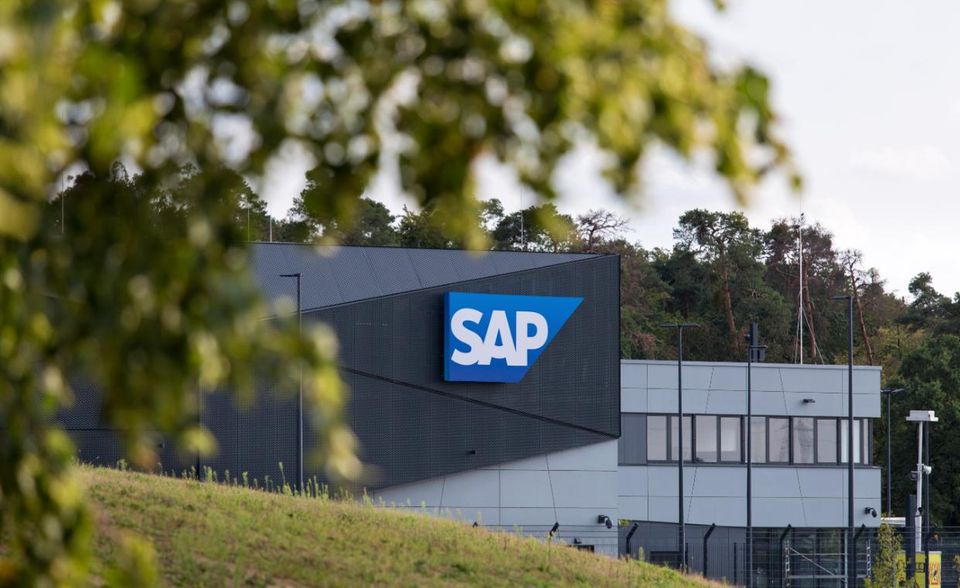 SAP belegt mit einem Median-Bruttogrundgehalt in Höhe von 71.475 Euro Platz neun. Gleich 5 der 20 bestplatzierten Unternehmen stammen aus den Bereichen Software beziehungsweise Hardware.