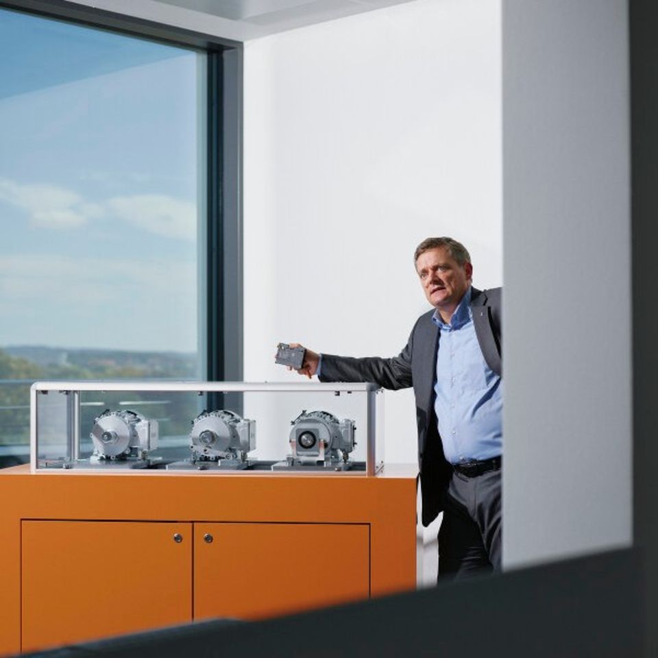 Einfach neu verkabeln: Jörg Timmermann, CEO des Elektronikherstellers Weidmüller, setzt auf einen Automatisierungsschub der Industrie in der Krise