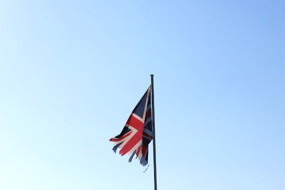Arg zerzaust der Union Jack: Großbritannien findet den Ausgang aus der EU nicht