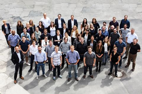 Das Flightright-Team mit Gründer Philipp Kadelbach (links vorne) Bild: Flightright