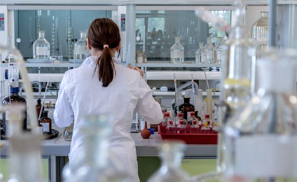 Die Hersteller von pharmazeutischen Erzeugnissen beglücken 95,5 Prozent ihrer Tarifbeschäftigten zum Fest mit durchschnittlich 4700 Euro zusätzlich.