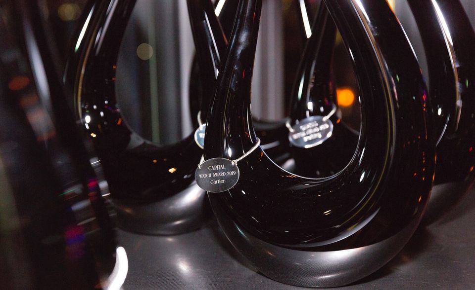 Capital Watch Award 2019 Der vielleicht ausgefallenste Preis der Uhrenbranche stammte abermals von Riedel Glas, die Plaketten wurden in einer Hamburger Silberschmiede handgefertigt und -graviert
