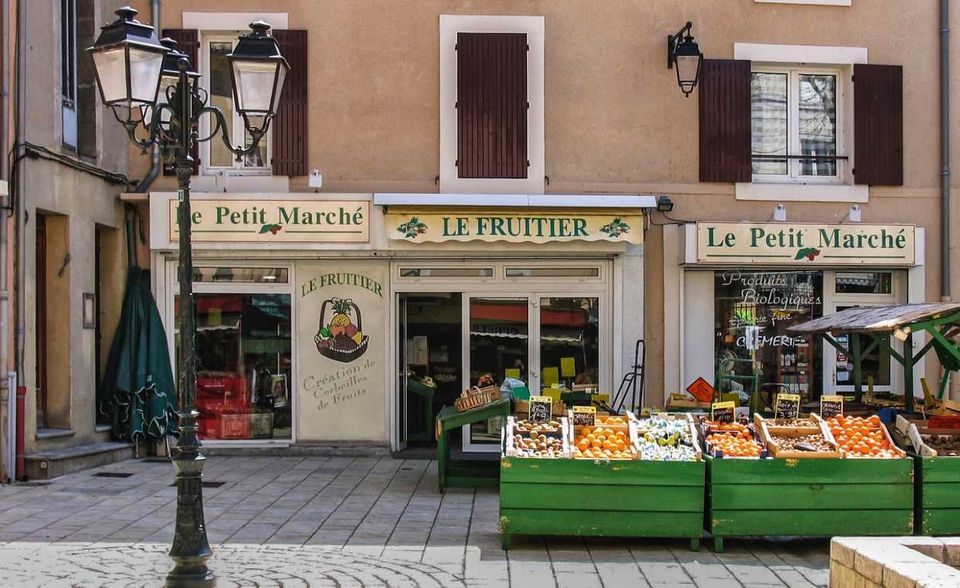 Frankreich konnte sich mit 296 Transaktionen je Einwohner knapp vor Luxemburg auf Rang neun platzieren. Weniger knapp fiel das Ergebnis auf Platz acht aus.